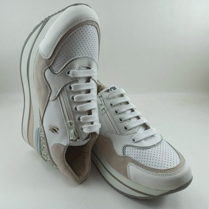 Deportivo blanco de piel con cierre de cordon  Keys mod. K-7661
