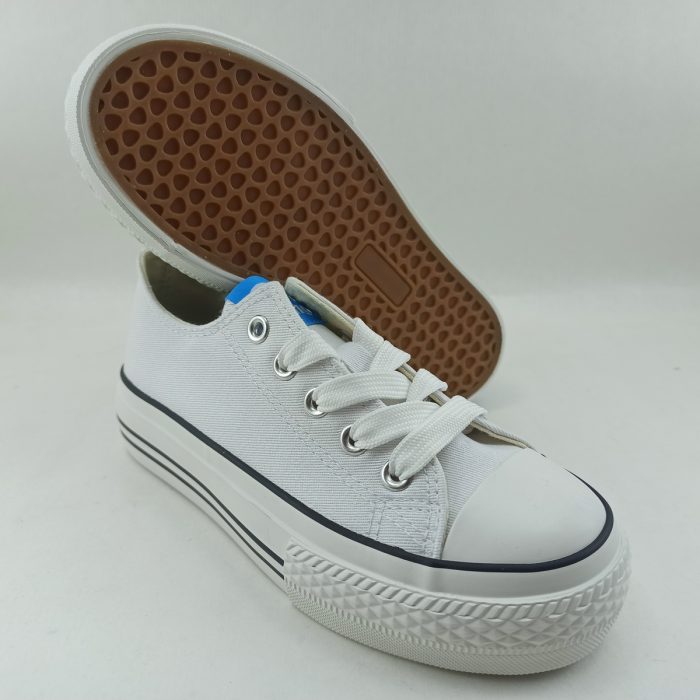 Deportivo casual de lona blanco con cierre de cordón, Mustang kids mod.81195 - Imagen 4