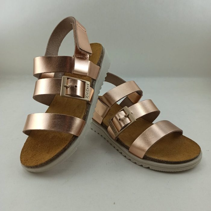 Kickers sibella i tires.