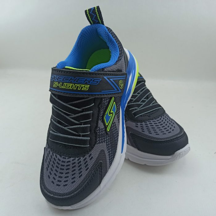 Skechers deportivo con velcro y cordon elastico