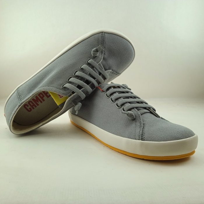 Semi-sport de lona gris con cierre de cordon elastico, Camper mod. 18869