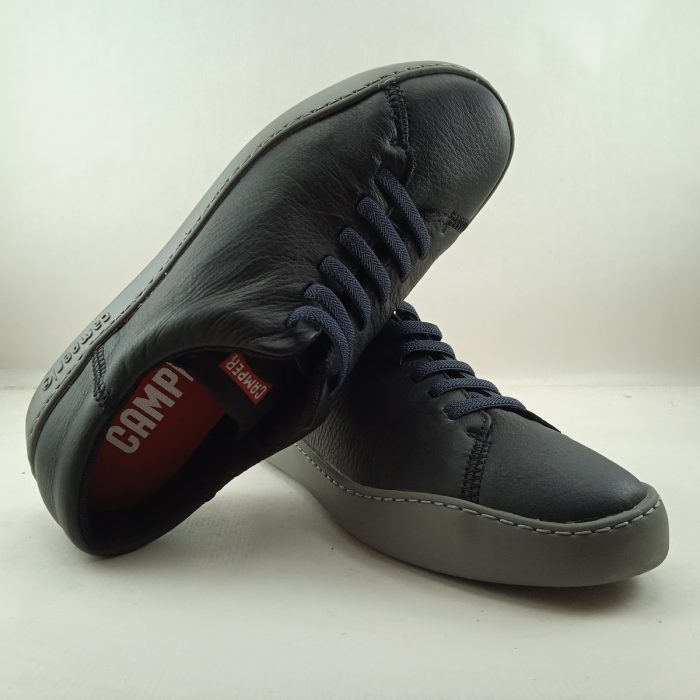 Semi-sport de piel negra con cierre de cordon, Camper mod. 100479