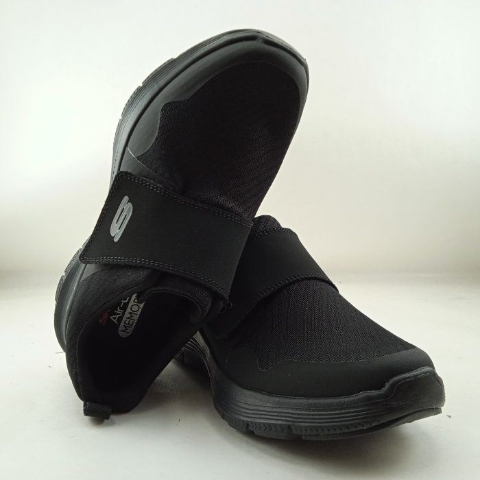 Deportivo negro con cierre de velcro, Skechers mod. 894159