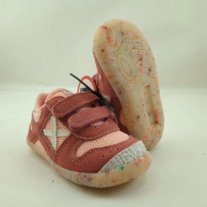 Semi-sport de piel rosa con cierre de doble velcro, Munich mod. 817291 - Imagen 4