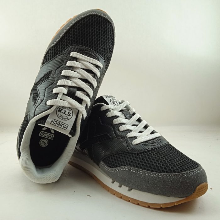 Semi-sport de piel negra con cierre de cordon, Munich mod. 4150209
