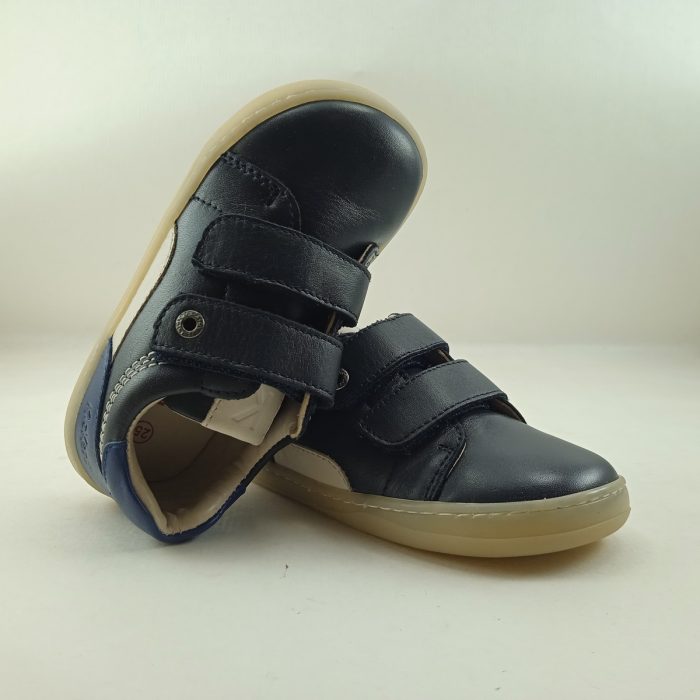Semi-sport de piel azul con cierre de doble velcro, Kickers mod. 960211