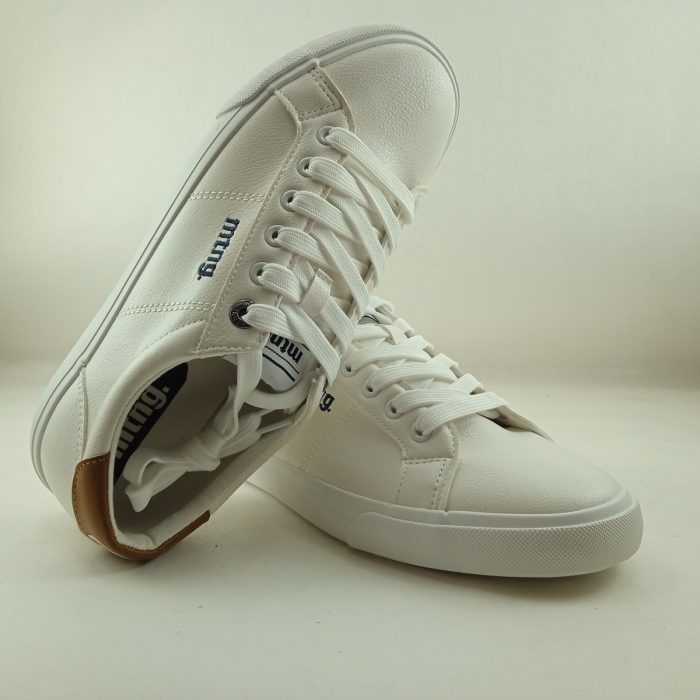 Semi-sport de piel blanca con cierre de cordon, Mustang mod. 84732