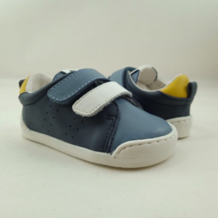 Semi-sport de piel azul con cierre de velcro, Mustang kids mod. 48850 - Imagen 3