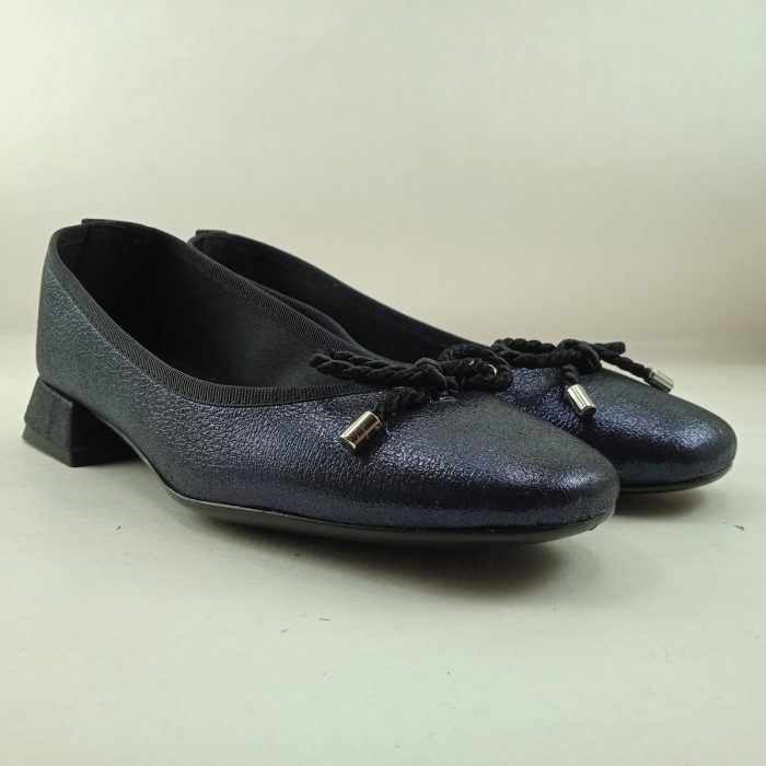 Zapato de vestir en piel azul sin cierres, Maypol mod. Mia24pe