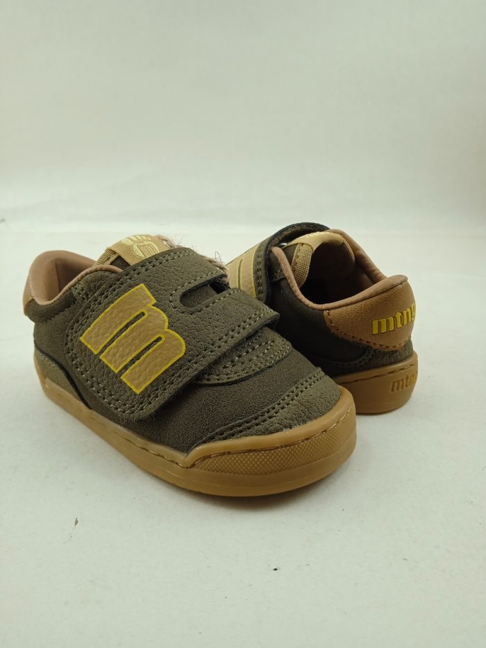 Semi-sport de piel verde con cierre de velcro, Mustang kids mod. 48934 - Imagen 3