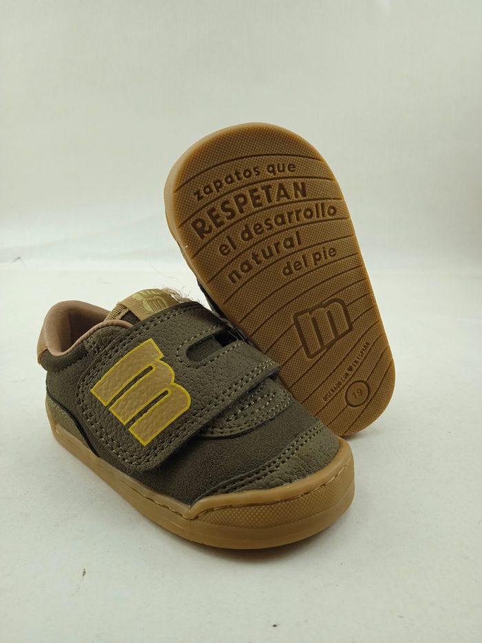 Semi-sport de piel verde con cierre de velcro, Mustang kids mod. 48934 - Imagen 4
