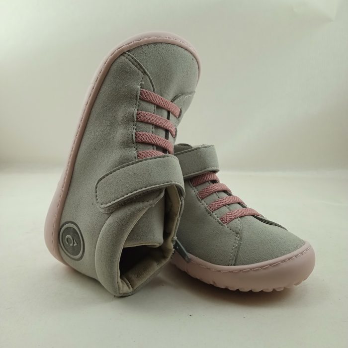 Semi-sport de piel gris claro con cierre de velcro y cordon elastico, Coquette kids mod. 15231