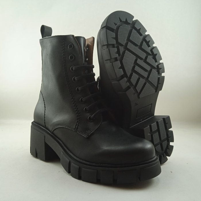 Bota de piel negra con cierre de cordon, Belang mod. 08113 - Imagen 3