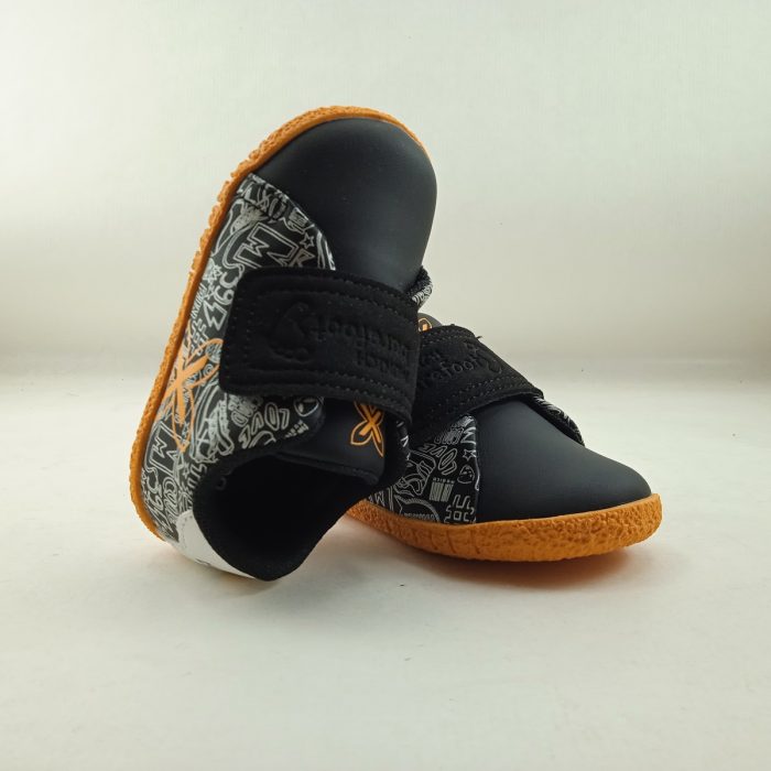 Semi-sport de piel negro con cierre de velcro, Munich mod. 8029006 - Imagen 4
