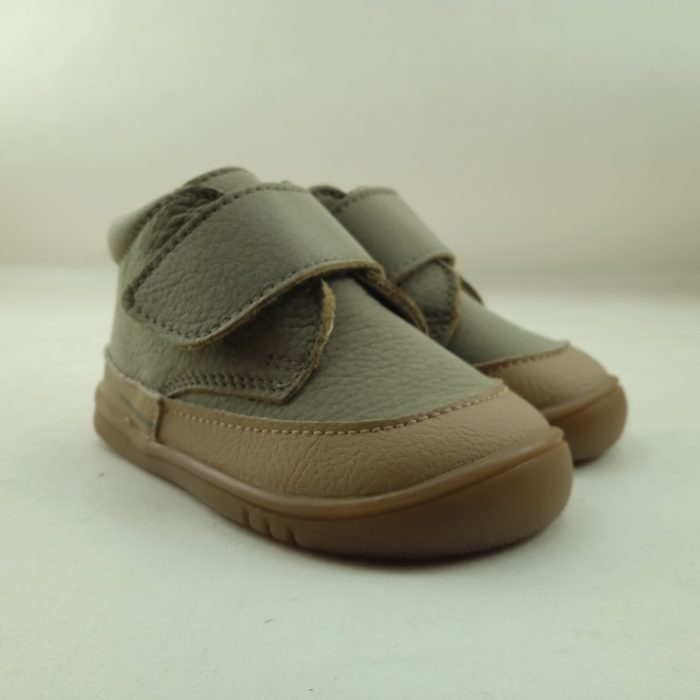 Bota de piel verde con cierre de velcro, Pirufin mod. 192-2
