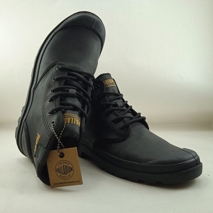 Bota sintetica negra con cierre de cordon, Palladium mod. 74375