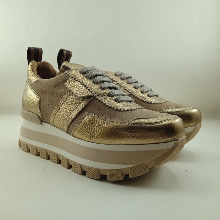 Semi-sport de piel oro con cierre de velcro y cordon elastico, Pedro Miralles mod.26079