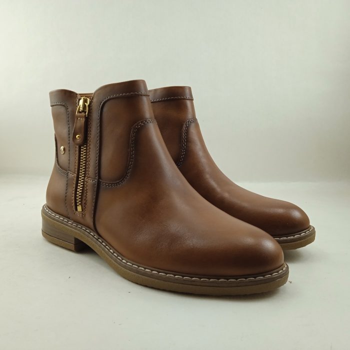 Bota de piel cuero con cierre de cremallera, Pikolinos mod. 8747