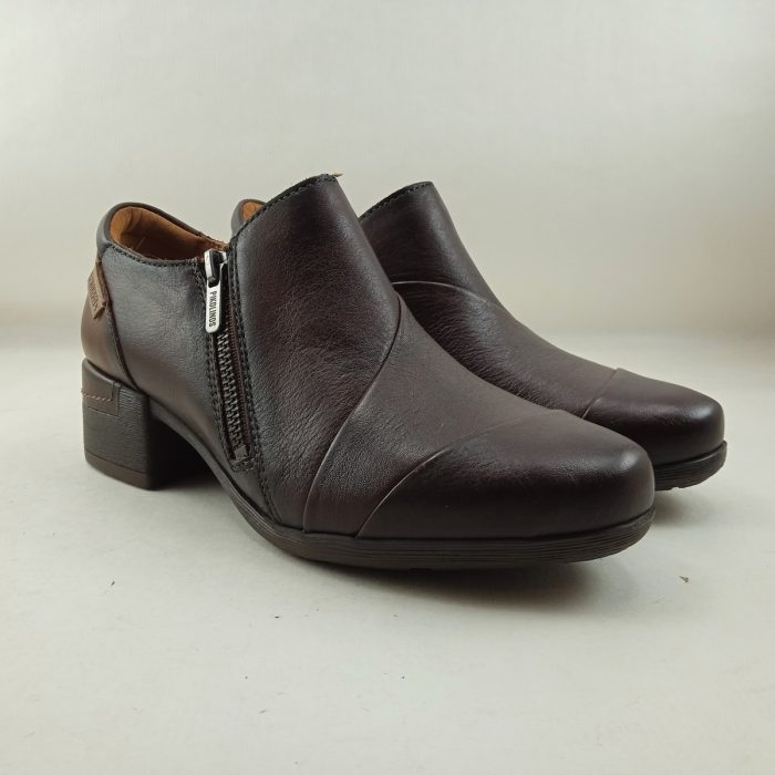 Zapato de piel granate con cierre de cremallera, Pikolinos  mod. 5673C1