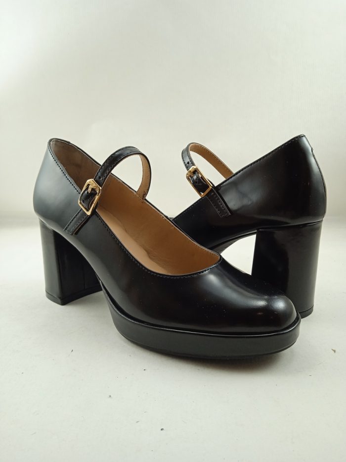 Zapato de vestir de ante negro tipo salon con cierre de hebilla, Unisa mod. Mael - Imagen 3