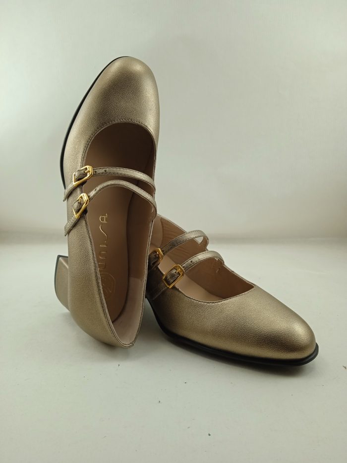 Zapato de vestir de piel oro con cierre de 2 hebillas, Unisa mod. Lenzel