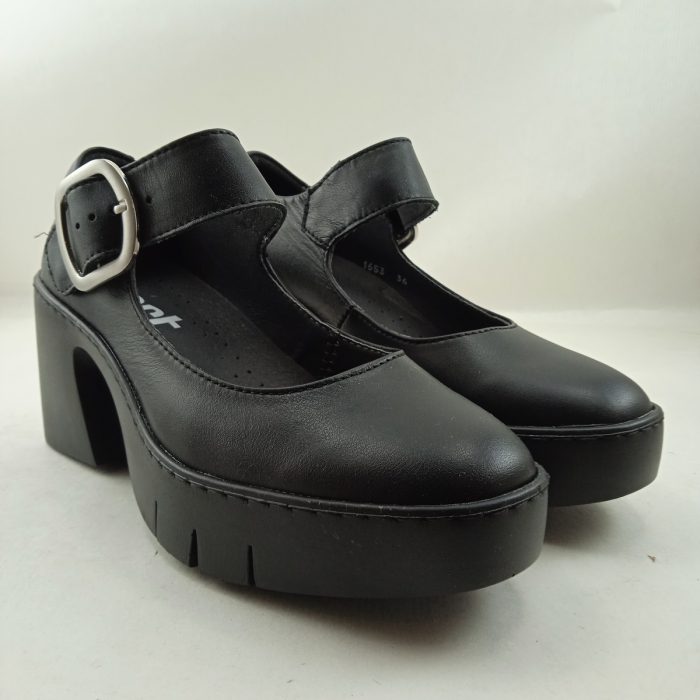 Mercedes de piel negra con cierre de hebilla, Art mod. 1653 - Imagen 2