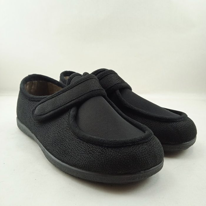 Zapatilla de casa sintetica negra con cierre de velcro, Garzon mod. 6870.244 - Imagen 2