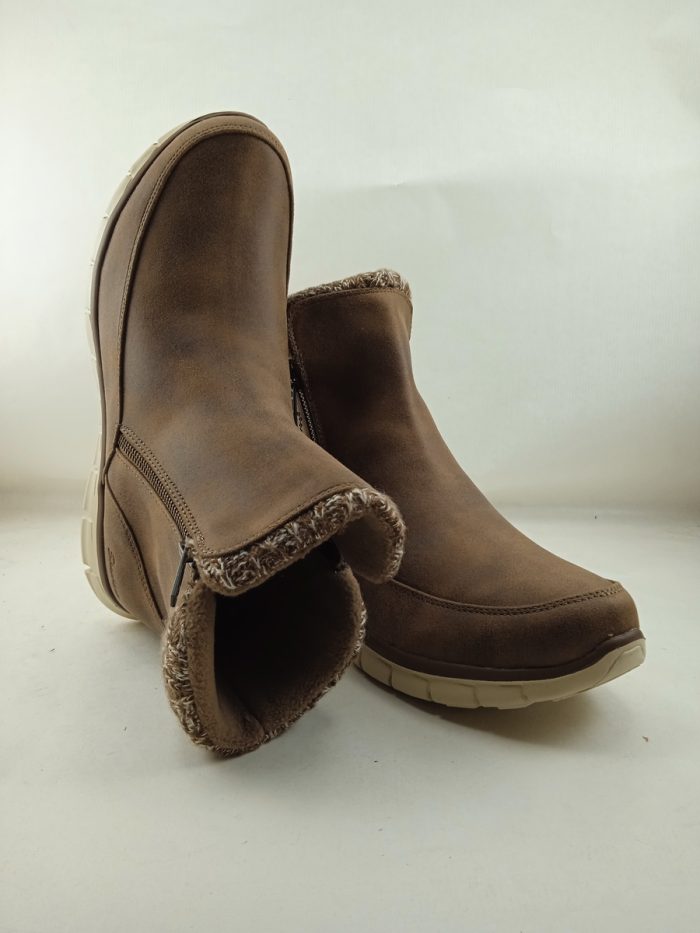 Bota de piel marron con cierre de cremallera, Skechers mod. 167941