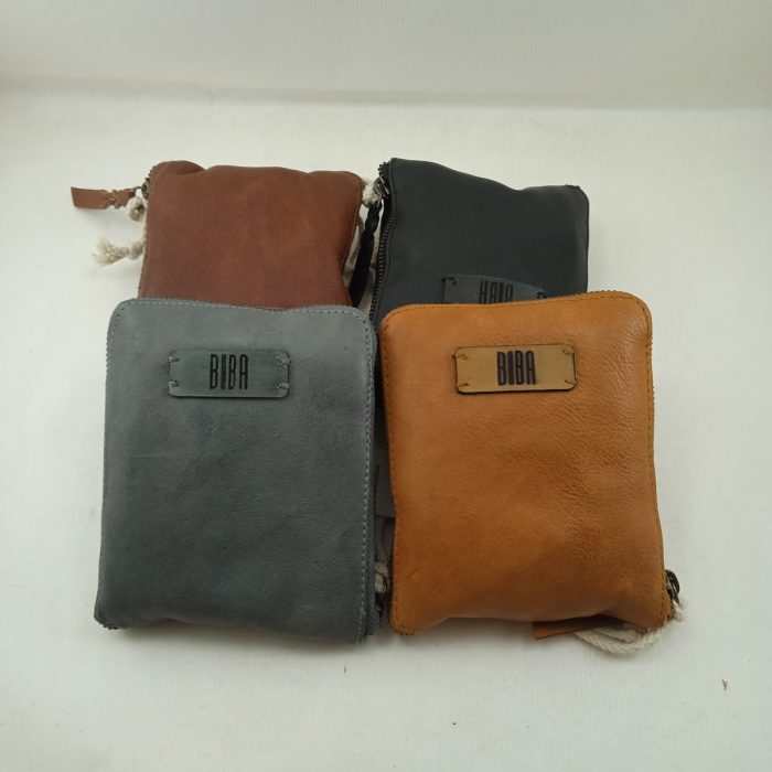 Bolso de piel en varios colores y cierre de cremallera, Biba mod. MAF1L