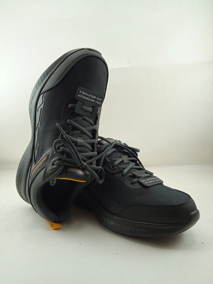 Semi-sport sintetico negro con cierre de cordon, Skechers mod.232958