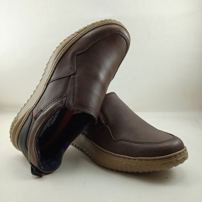Semi-sport abotinado en marron sin cierres, Callaghan mod. 60801