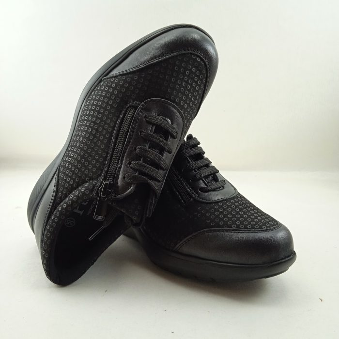Semi-sport de piel negro con cierre de cordon y cremallera, Pinoso's mod. 8218G