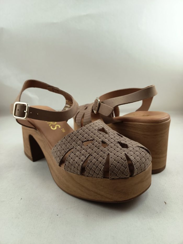 Sandalia de piel camel con cierre de hebilla, Wikers mod.131693 - Imagen 2