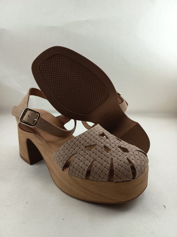 Sandalia de piel camel con cierre de hebilla, Wikers mod.131693 - Imagen 3