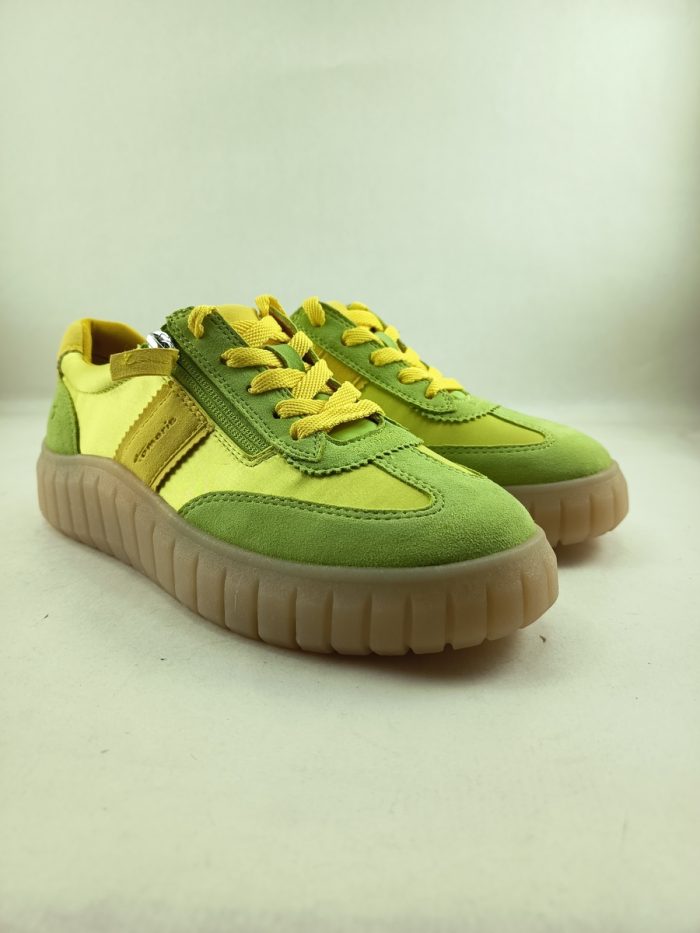 Semi-sport de piel verde con cierre de cordon y cremallera, Tamaris confort mod. 83719