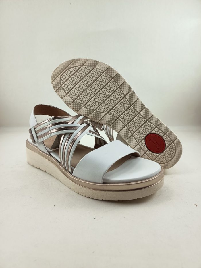 Sandalia de piel crema con cierre de velcro, Tamaris confort mod. 88707 - Imagen 3
