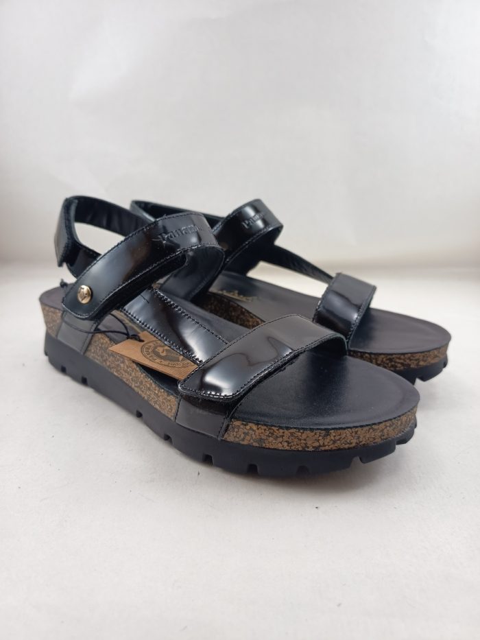Sandalia de charol negro con cierre de velcros, Panama jack mod. Selma b26