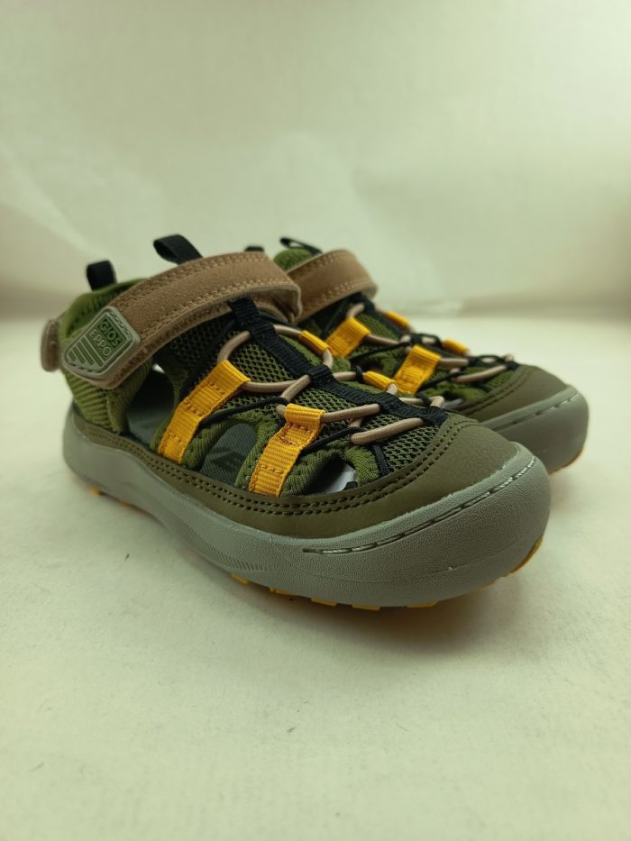 Sandalia de cortes en piel verde con cierre de velcro, Gioseppo mod. 74462