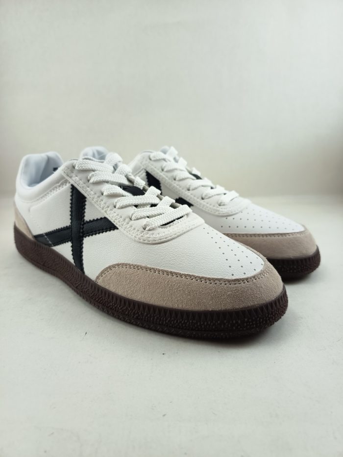 Semi-sport de piel blanco con cierre de cordon, Munich mod. 4078002