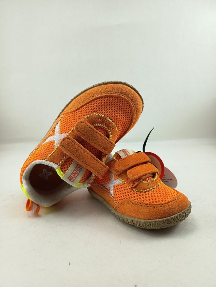 Semi-sport de piel naranja con cierre de velcros, Munich mod. 8028011 - Imagen 4