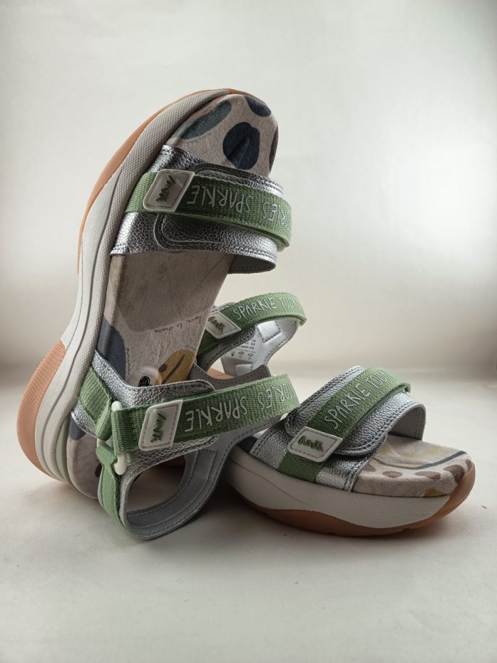 Sandalia sintetica verde con cierre de velcro, Azzar complementos mod.371771 - Imagen 3