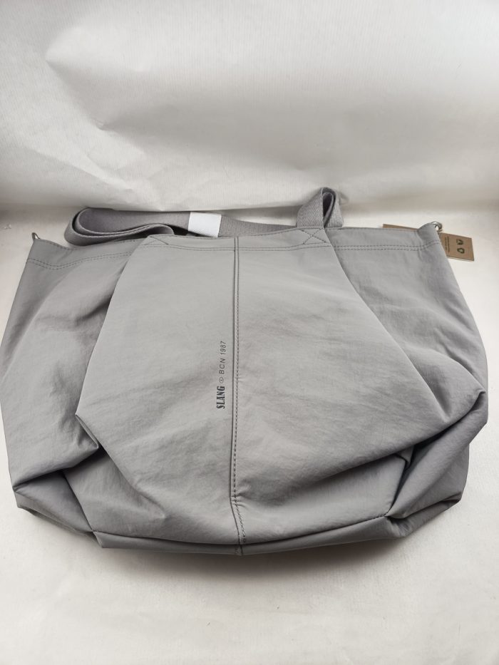 Bolso sintetico gris con cierre de cremallera, Slang mod. SWN1