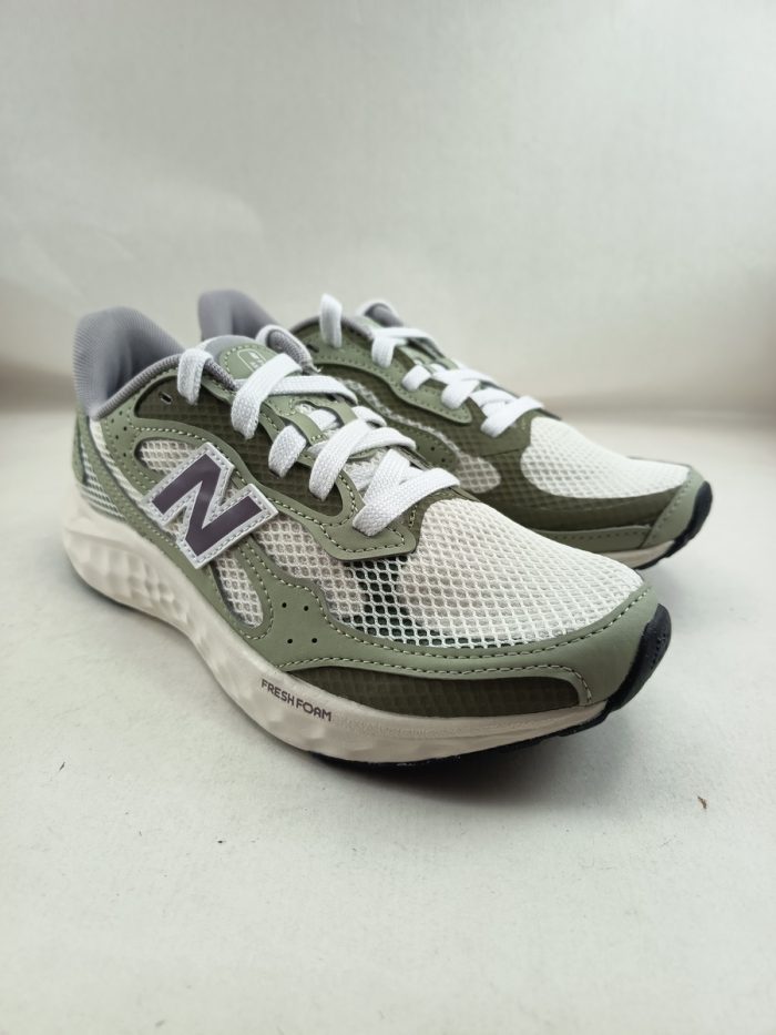 Deportivo sintetico verde con cierre de cordon, New balance mod. Warist D4