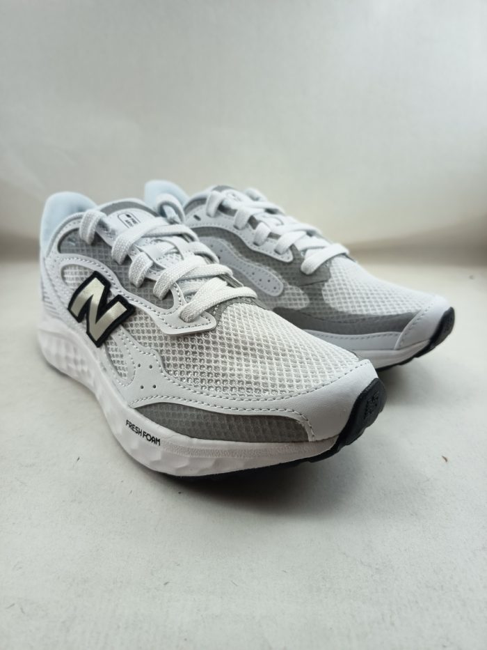 Deportivo sintetico blanco con cierre de cordon, New balance mod. Warist T4