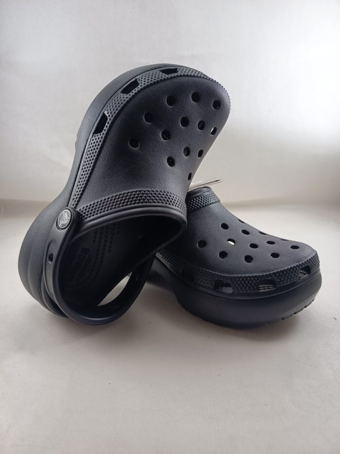 croc plataforma negro 206750 - Imagen 4