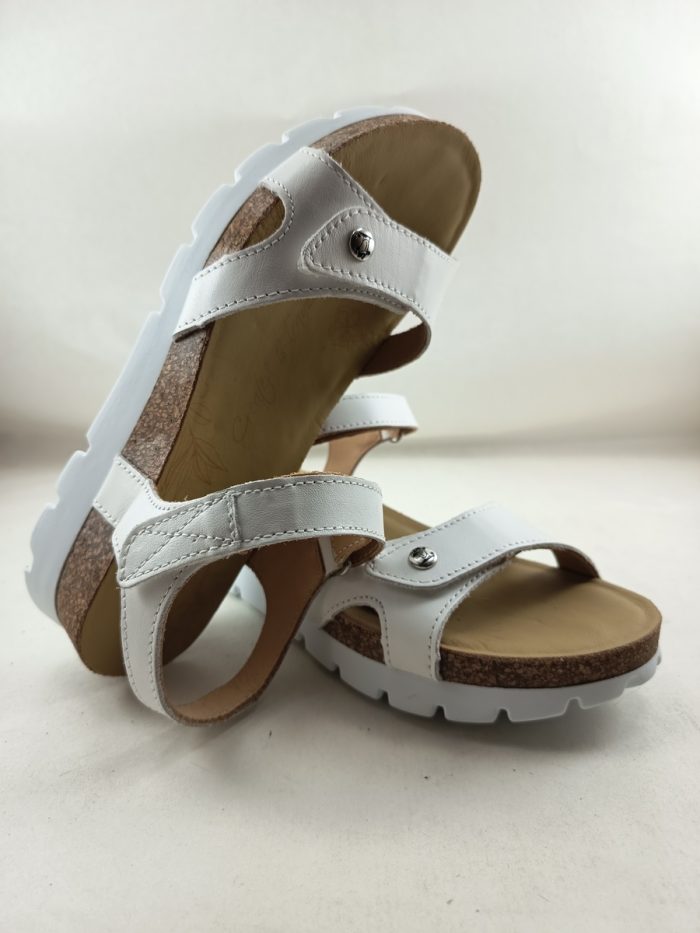 Sandalia de piel blanca con cierre de velcros, Panama jack modl Sulia basics B1 - Imagen 4