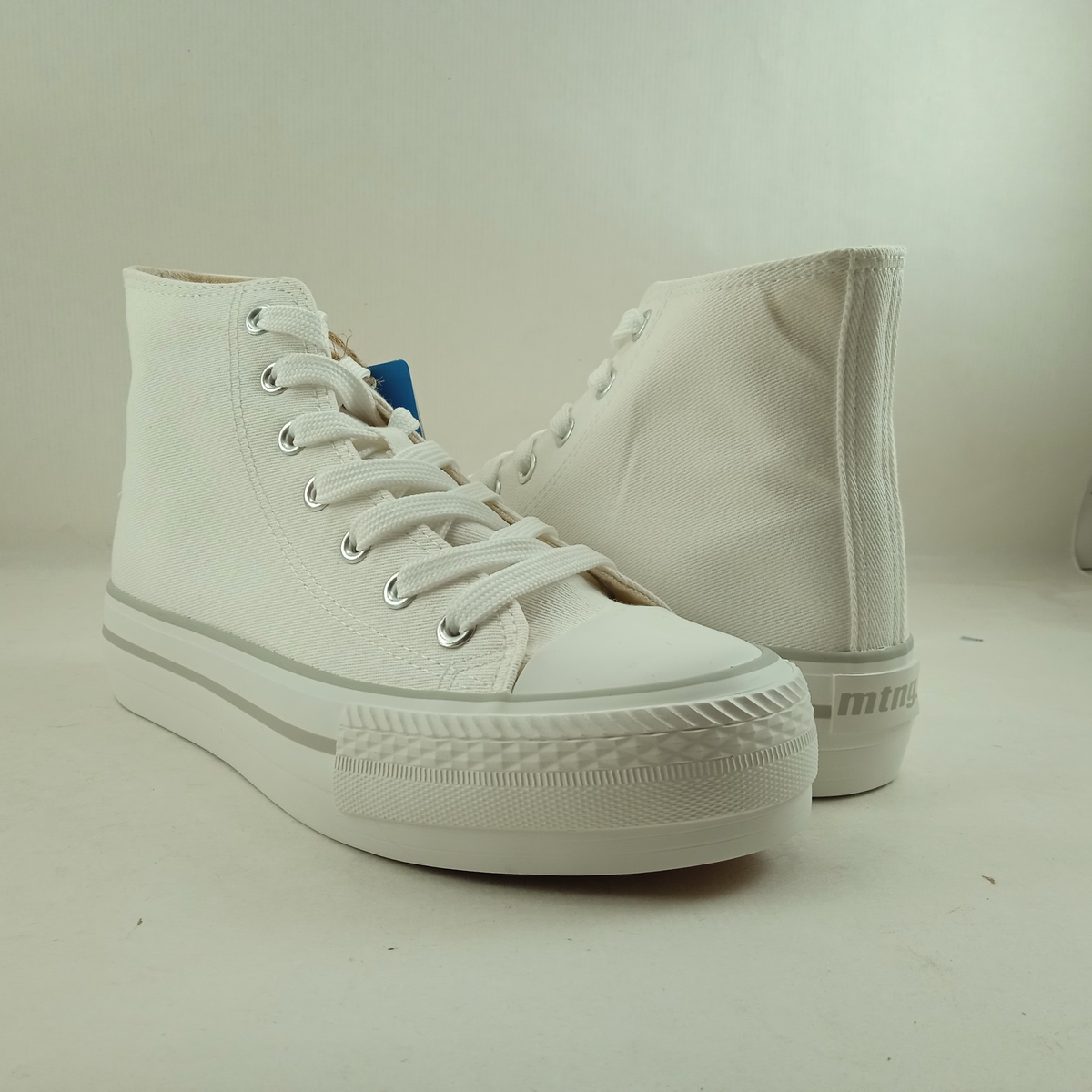 Bota de lona blanca con cordones Mustang 60172 - Imagen 2