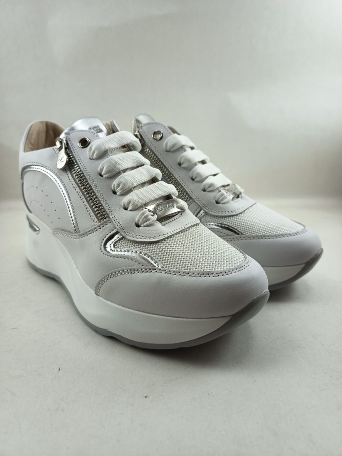 Semi-sport de piel blanca con cierre de cordon y cremallera,  Keys mod. 10592