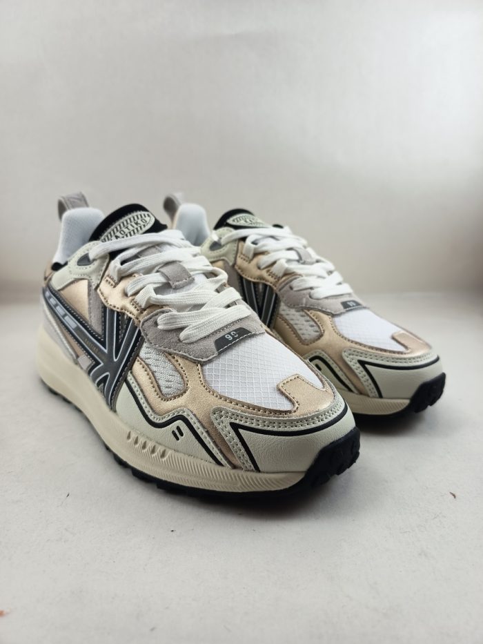 Semi-sport de piel oro con cierre de cordon, Kaotiko mod. 032700