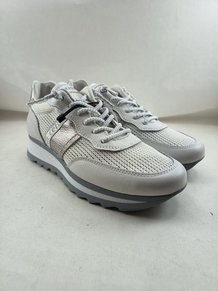 Semi-sport de piel blanca con cierre de cordon elastico, Cetti mod. C-849